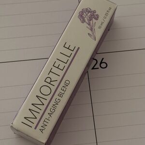 Doterra Immortelle Blend in Purple and White